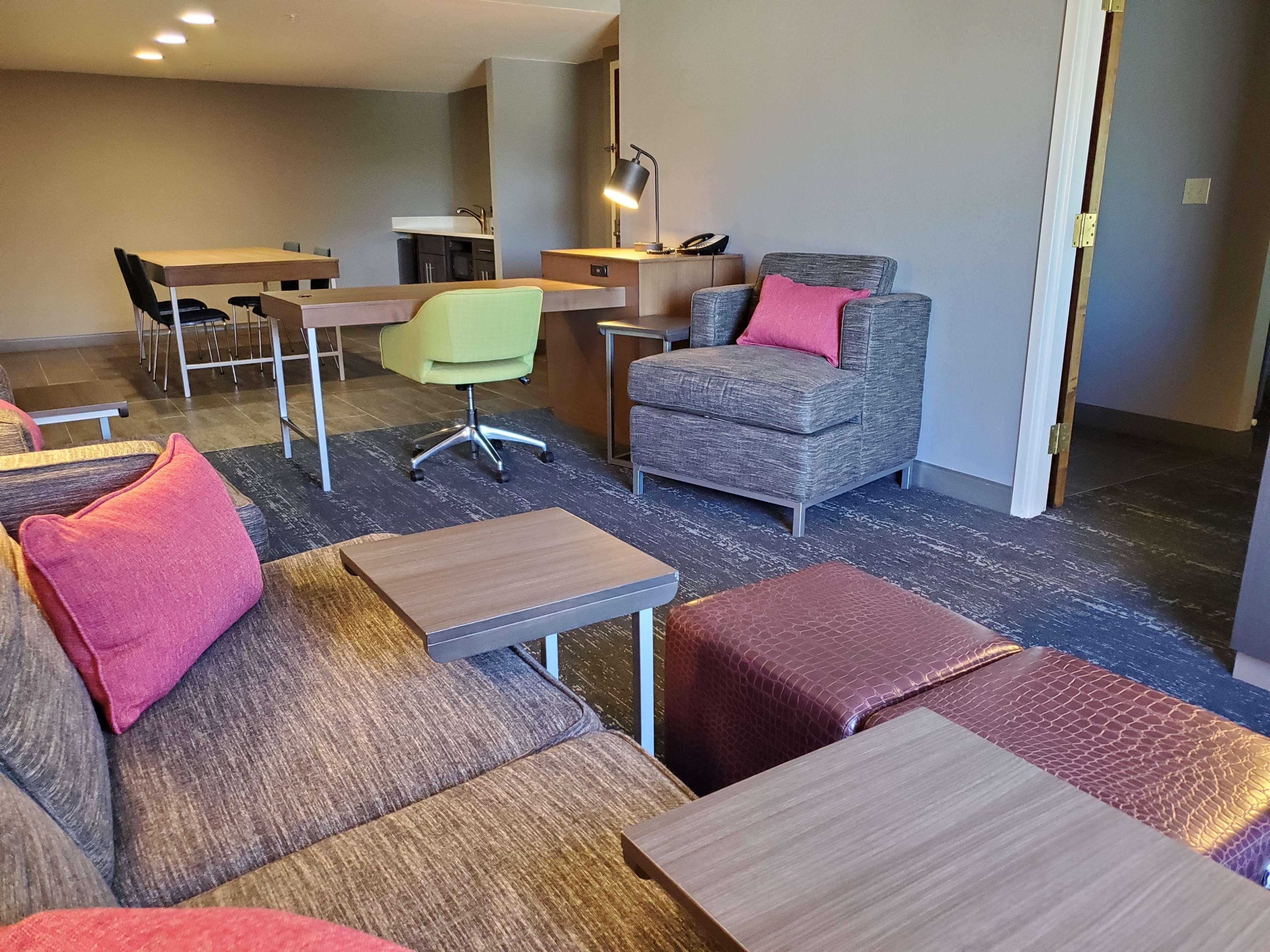 Hampton Inn & Suites Newtown Yardley Εξωτερικό φωτογραφία