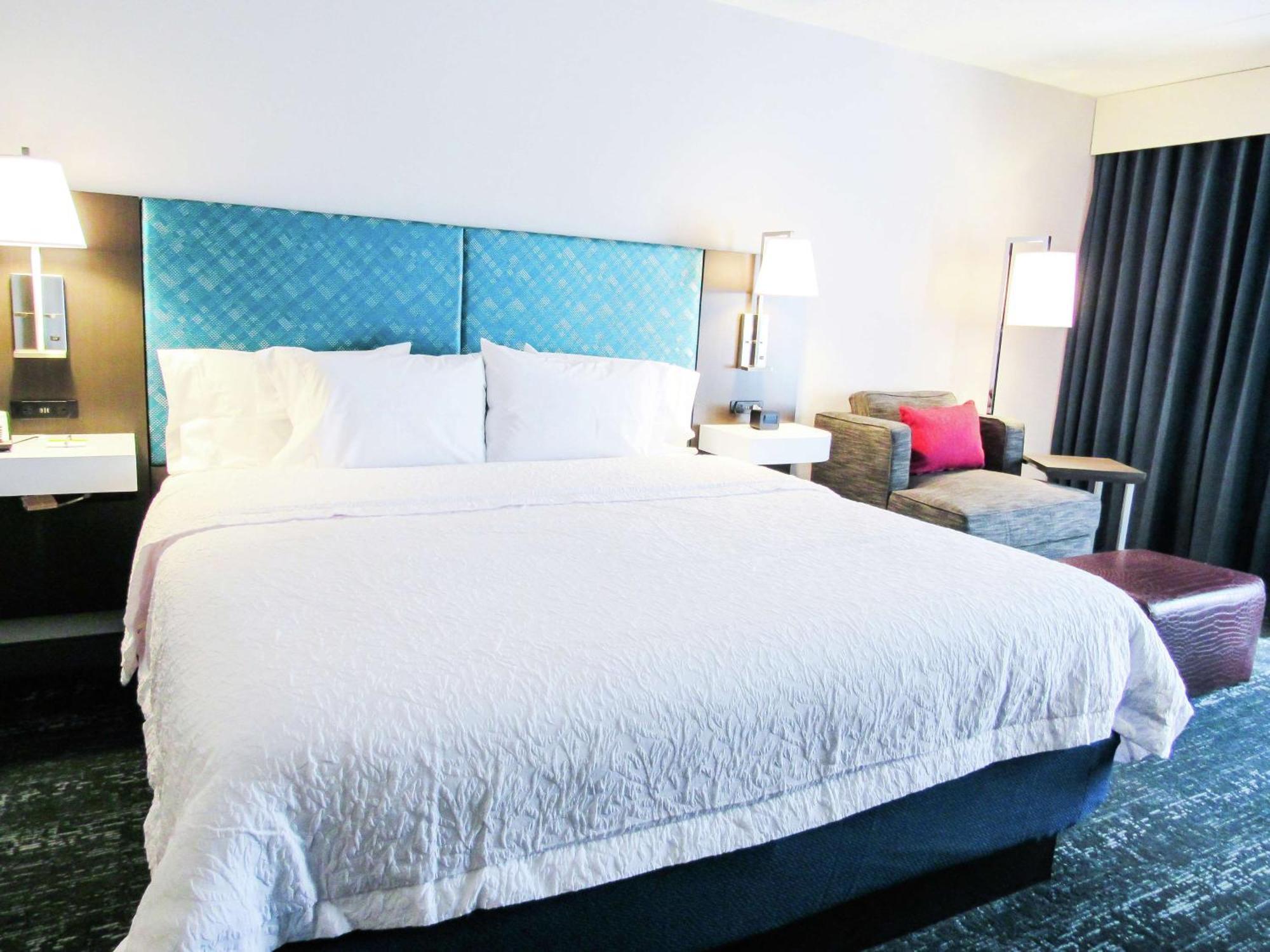 Hampton Inn & Suites Newtown Yardley Εξωτερικό φωτογραφία