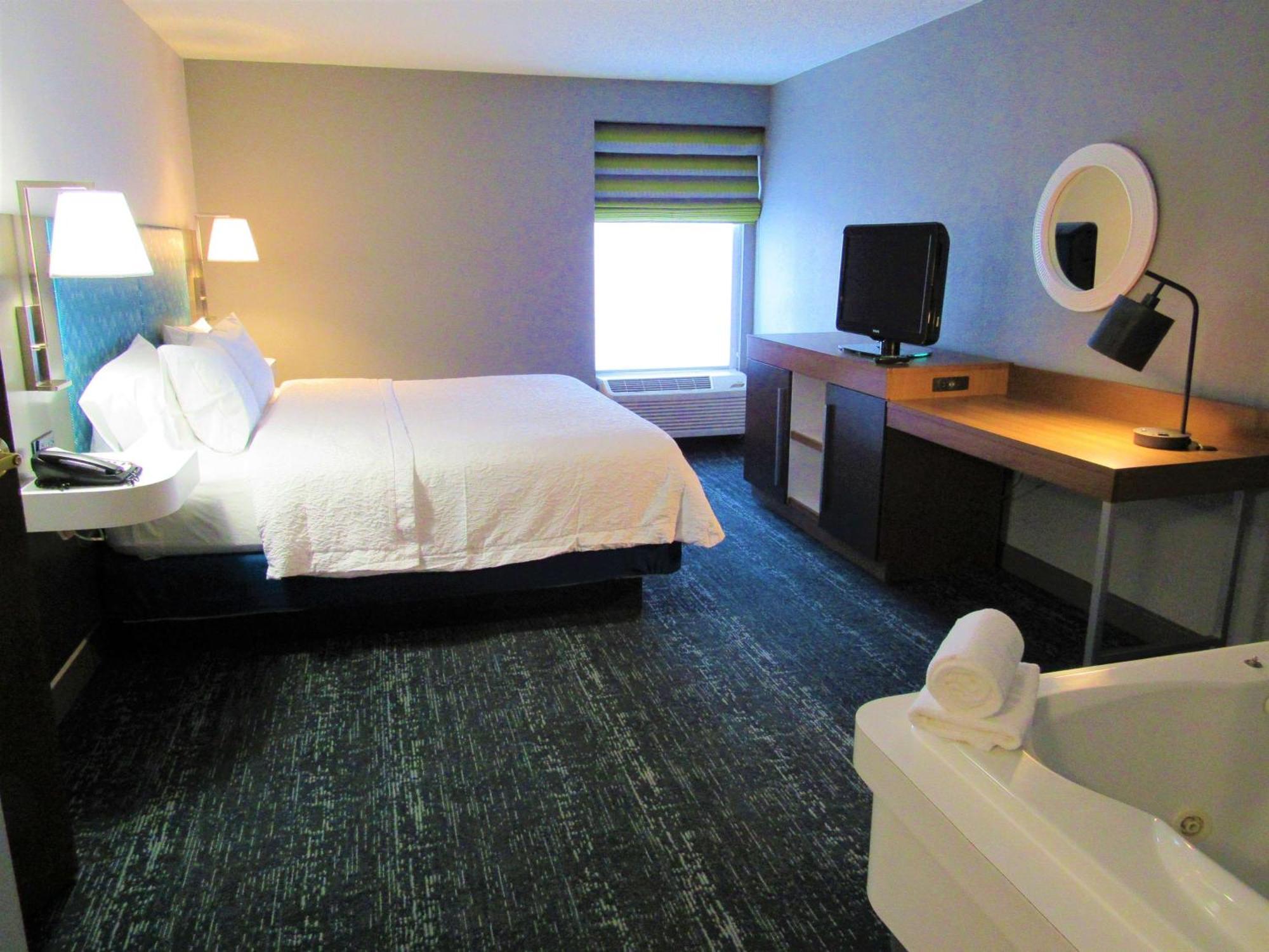 Hampton Inn & Suites Newtown Yardley Εξωτερικό φωτογραφία