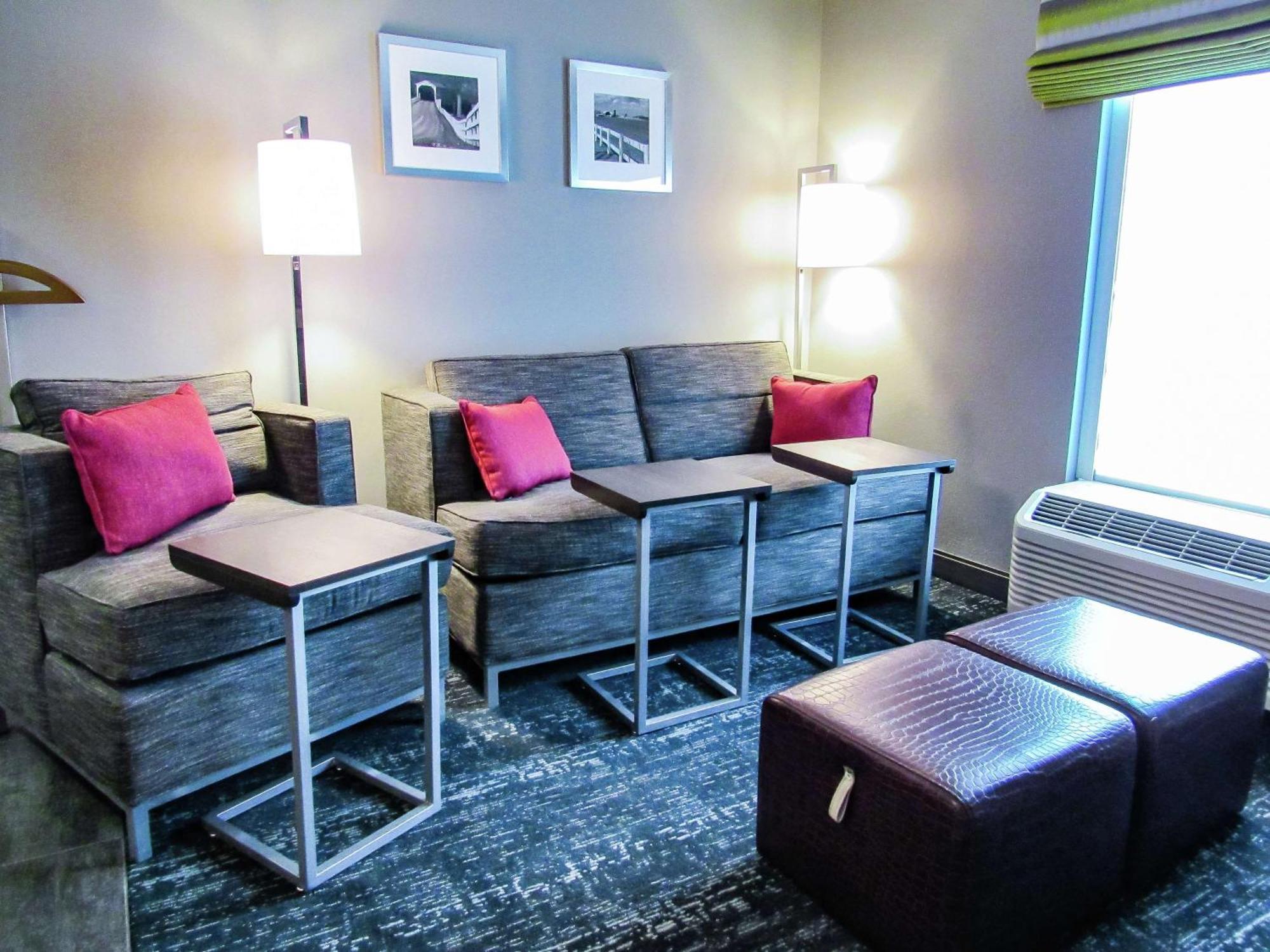 Hampton Inn & Suites Newtown Yardley Εξωτερικό φωτογραφία