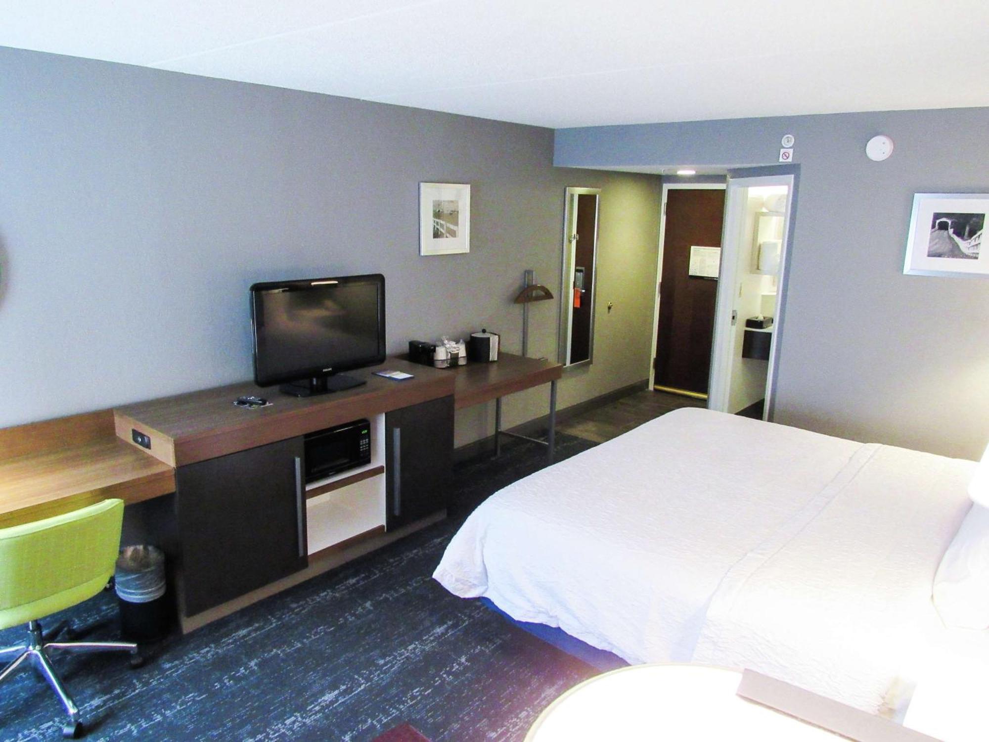 Hampton Inn & Suites Newtown Yardley Εξωτερικό φωτογραφία