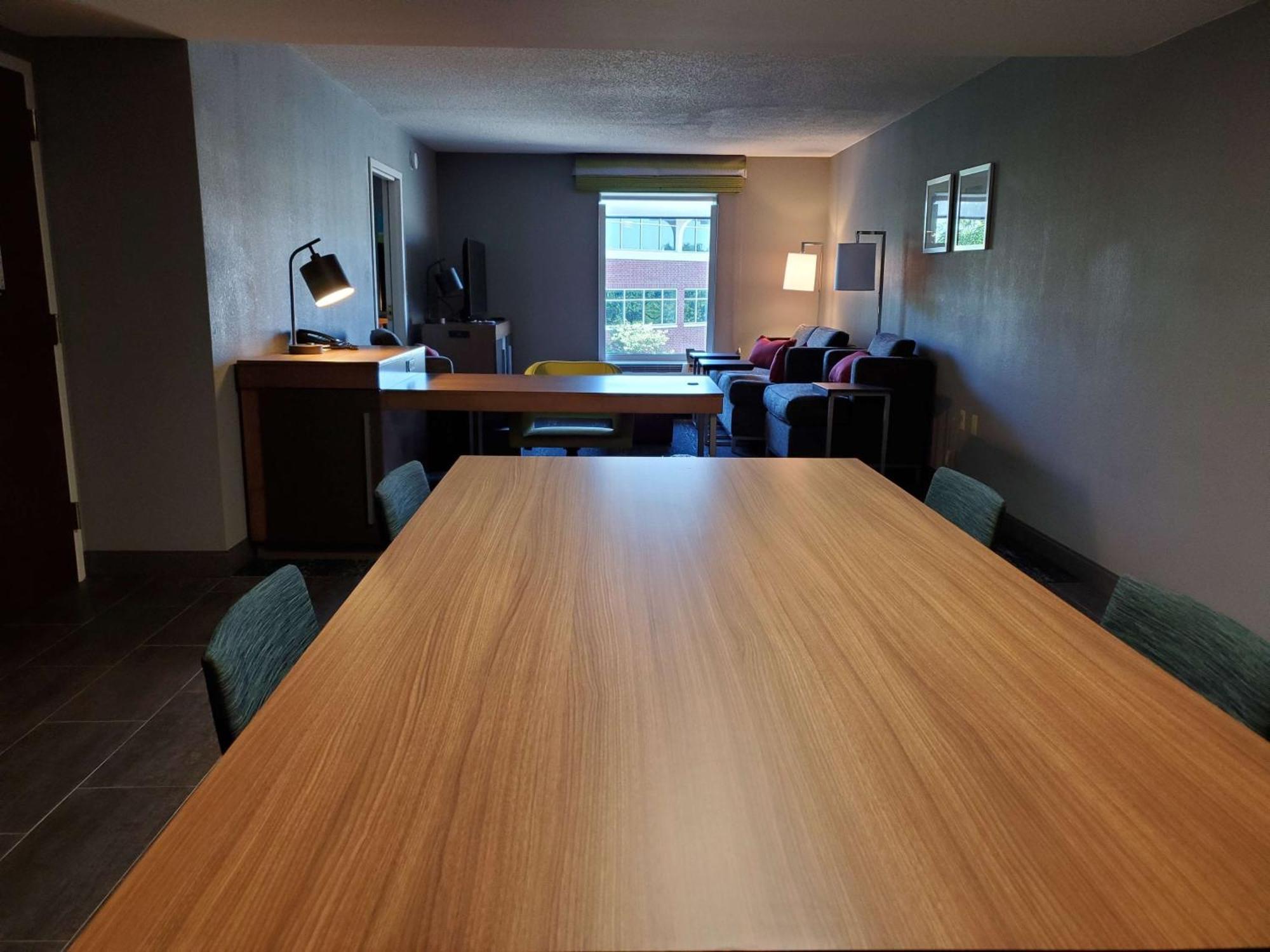 Hampton Inn & Suites Newtown Yardley Εξωτερικό φωτογραφία