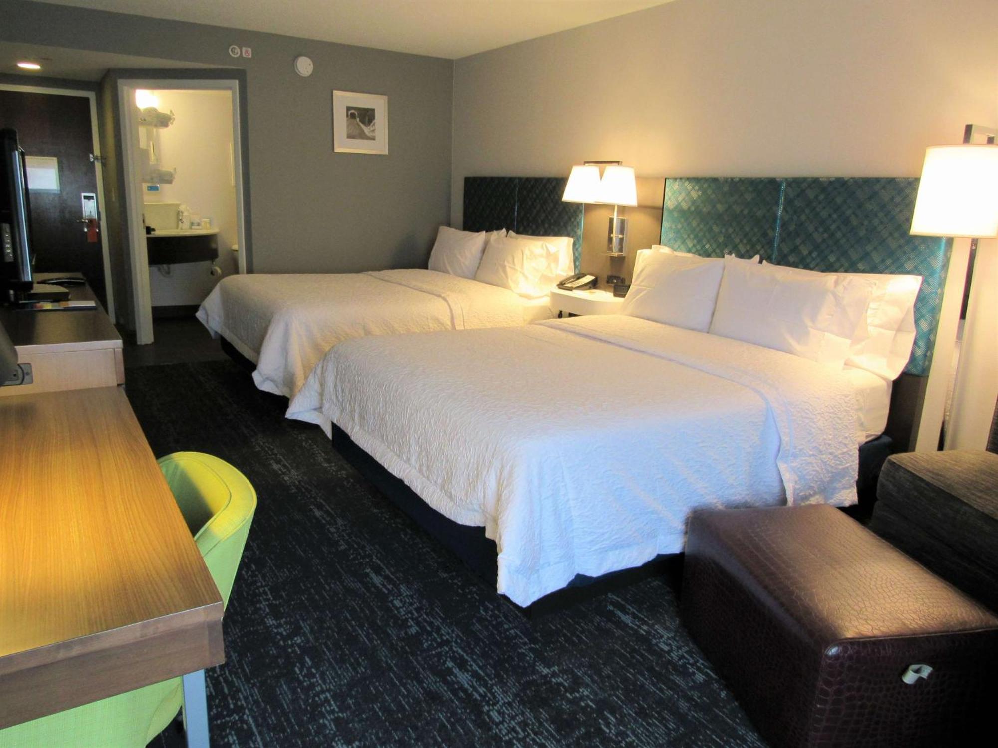 Hampton Inn & Suites Newtown Yardley Εξωτερικό φωτογραφία