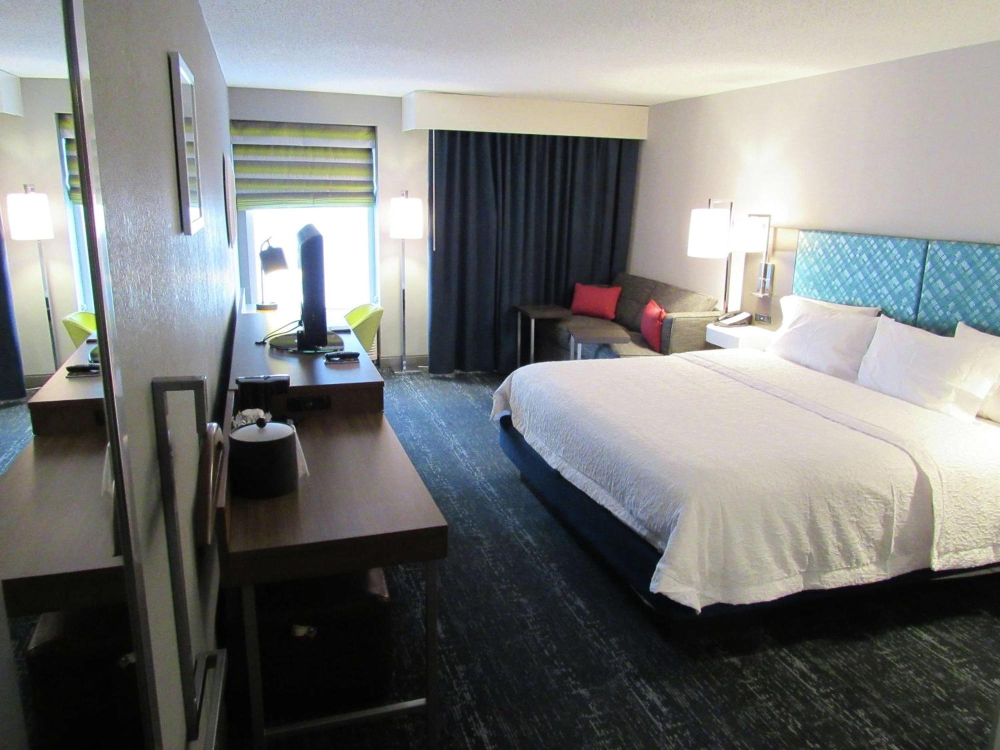 Hampton Inn & Suites Newtown Yardley Εξωτερικό φωτογραφία