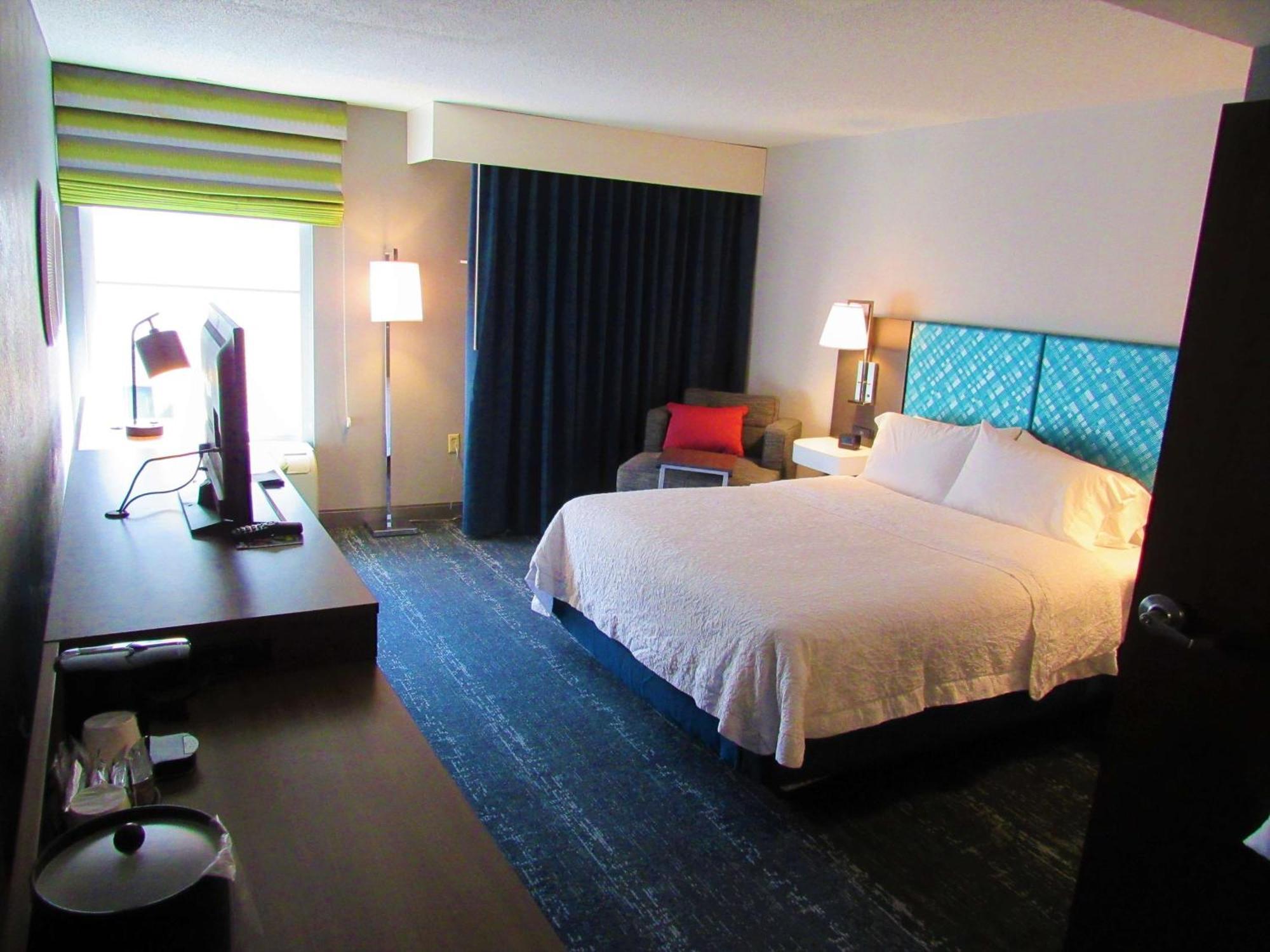 Hampton Inn & Suites Newtown Yardley Εξωτερικό φωτογραφία