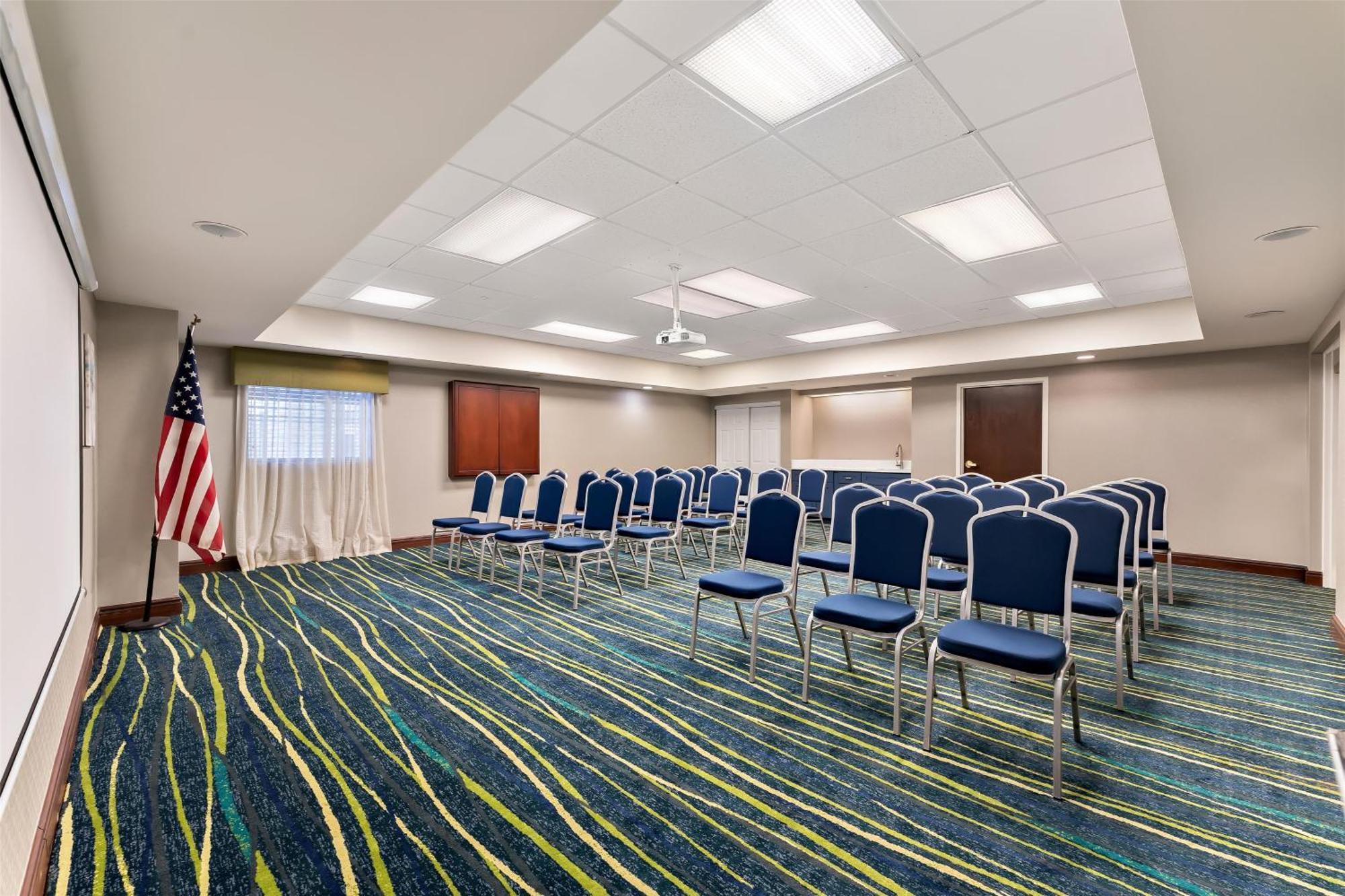 Hampton Inn & Suites Newtown Yardley Εξωτερικό φωτογραφία