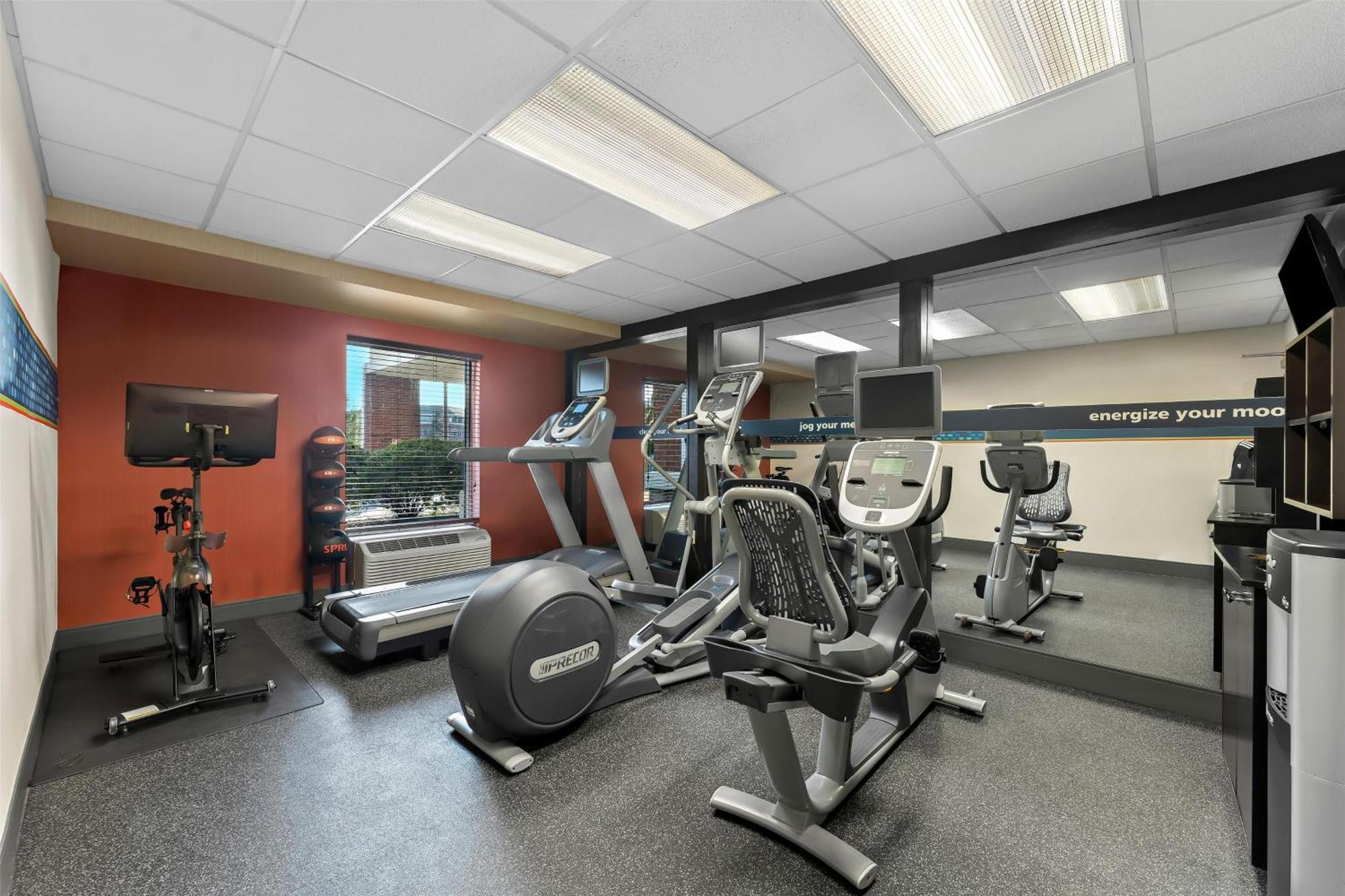 Hampton Inn & Suites Newtown Yardley Εξωτερικό φωτογραφία