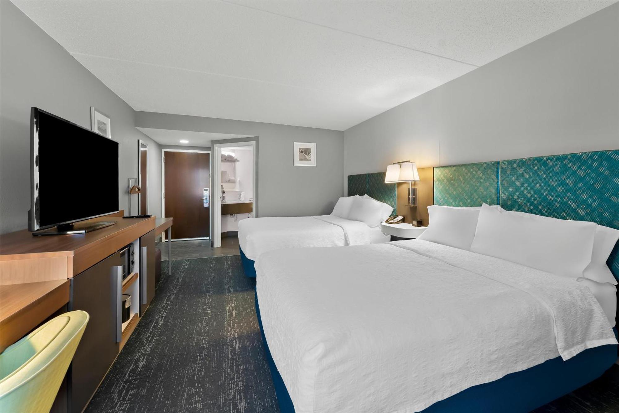 Hampton Inn & Suites Newtown Yardley Εξωτερικό φωτογραφία